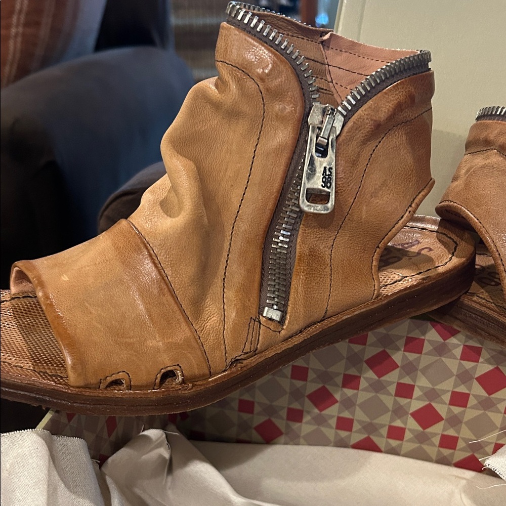 NIB  A.S. 98 Ritchie Sandals 39 from Sundance leather zipper shoes